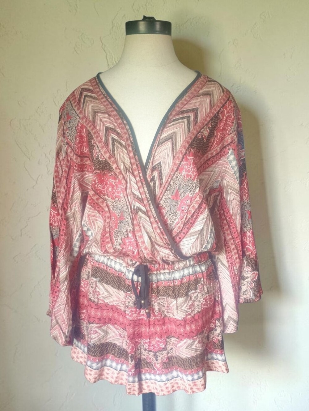 Boho Wrap Romper L kimono quarter sleeves elastic waist and has pockets